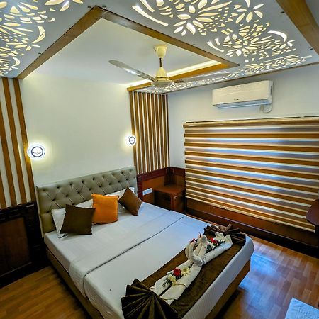 Grand Villa Houseboat Kumarakom Luaran gambar