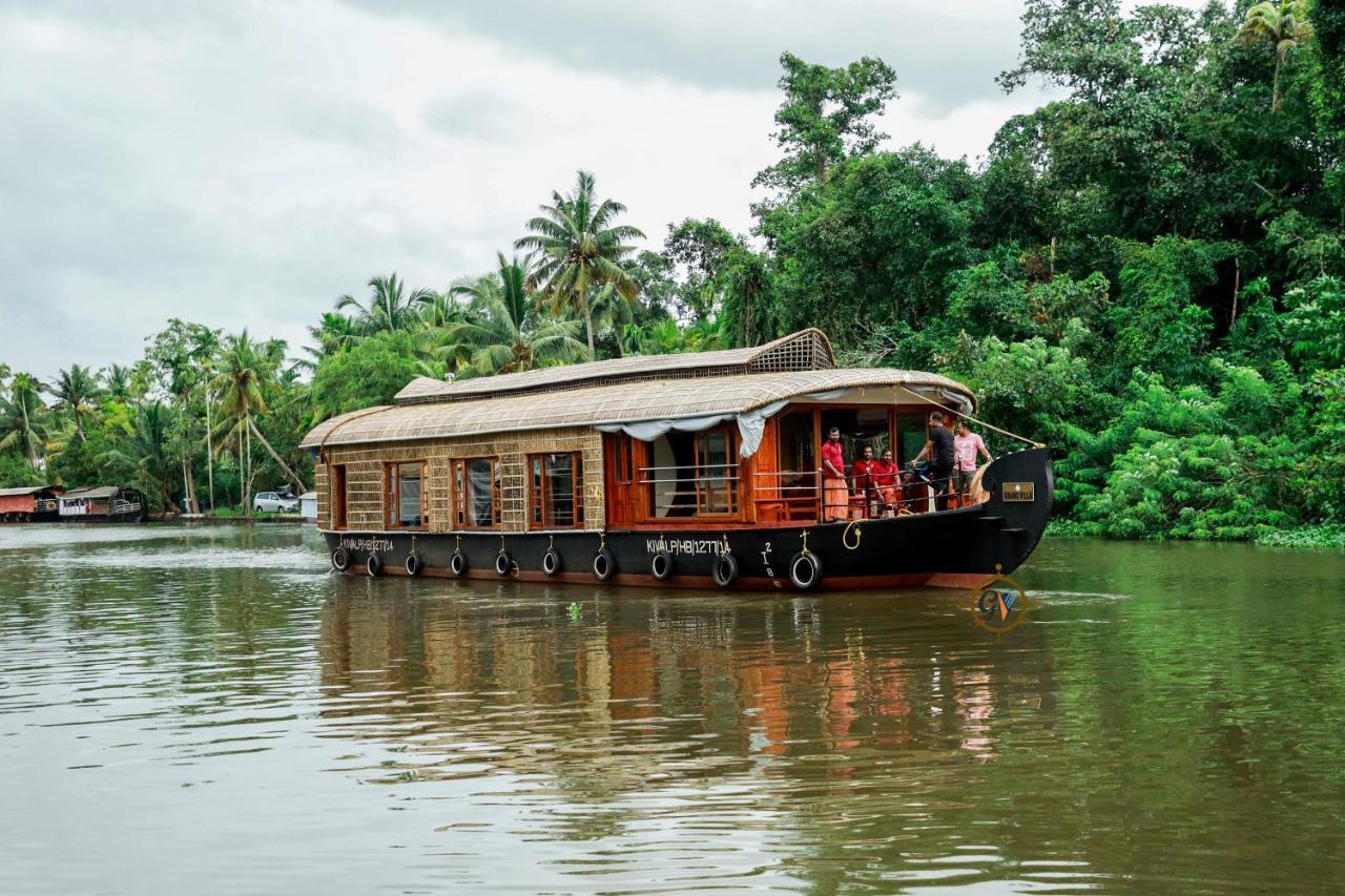 Grand Villa Houseboat Kumarakom Luaran gambar
