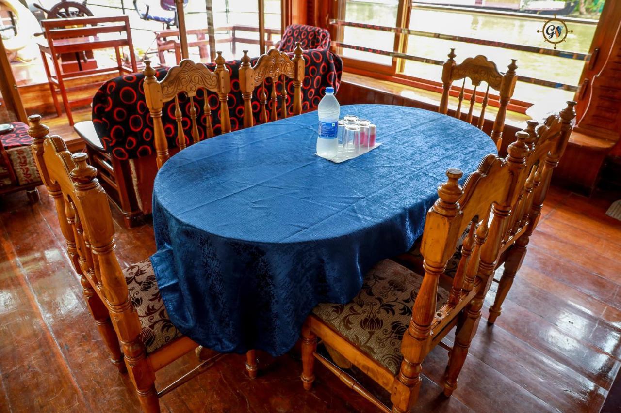 Grand Villa Houseboat Kumarakom Luaran gambar