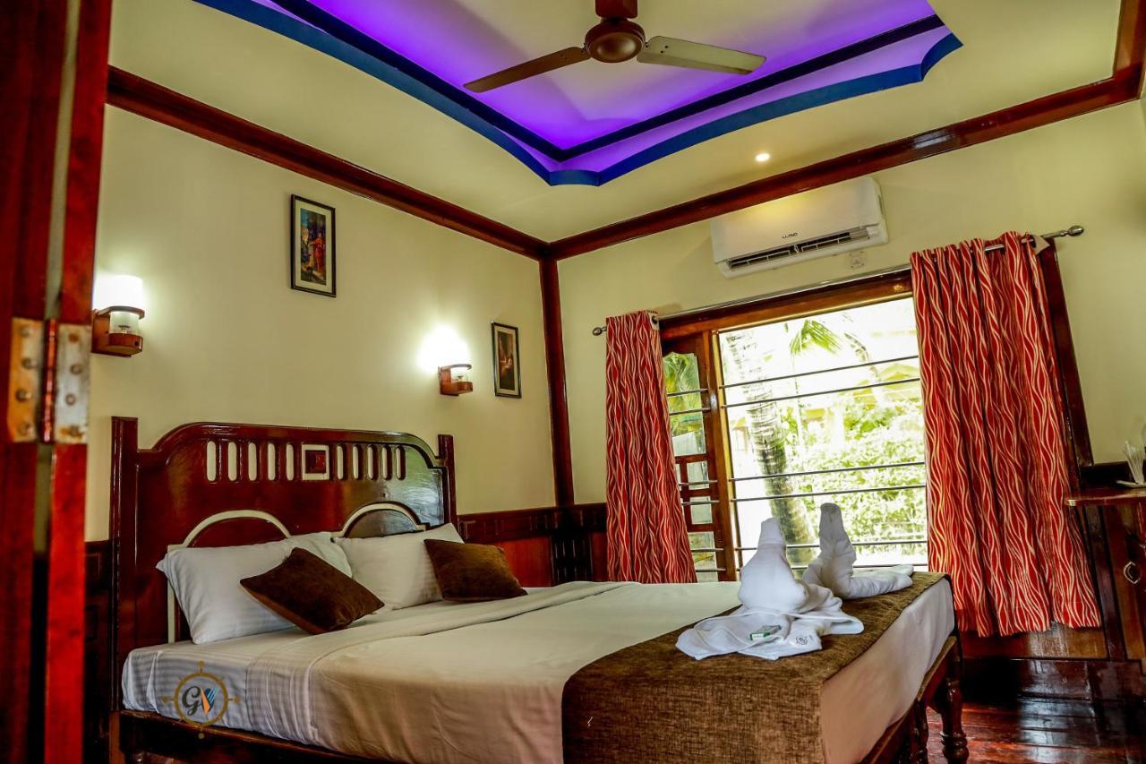 Grand Villa Houseboat Kumarakom Luaran gambar