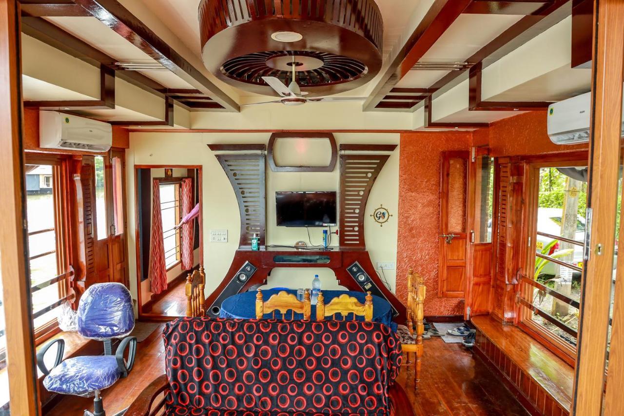 Grand Villa Houseboat Kumarakom Luaran gambar