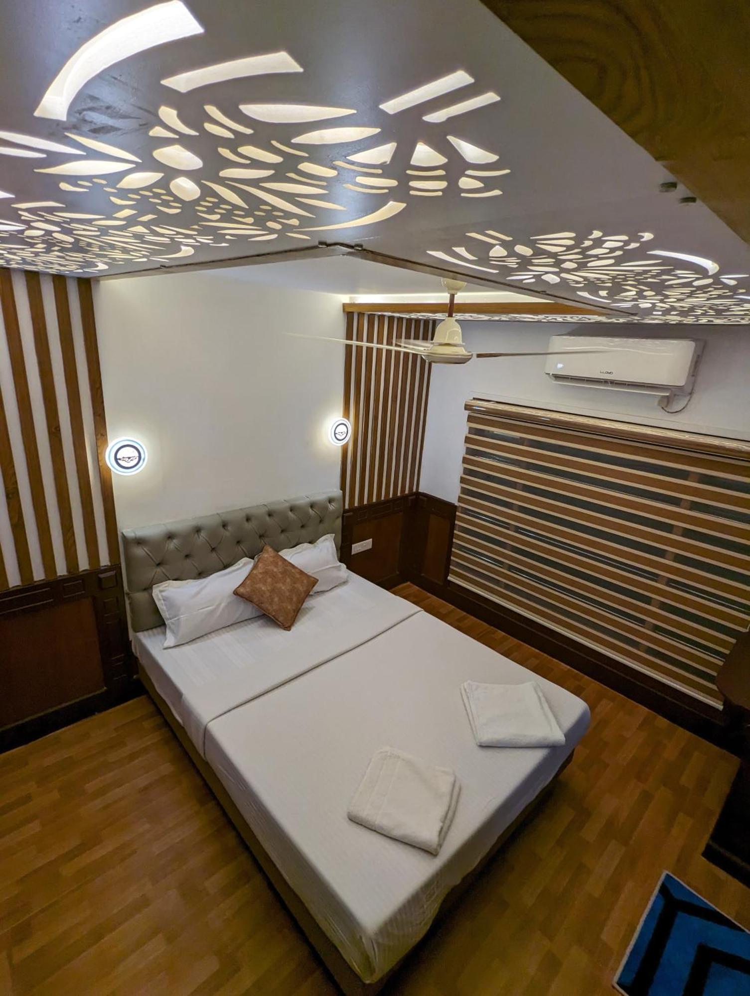 Grand Villa Houseboat Kumarakom Luaran gambar