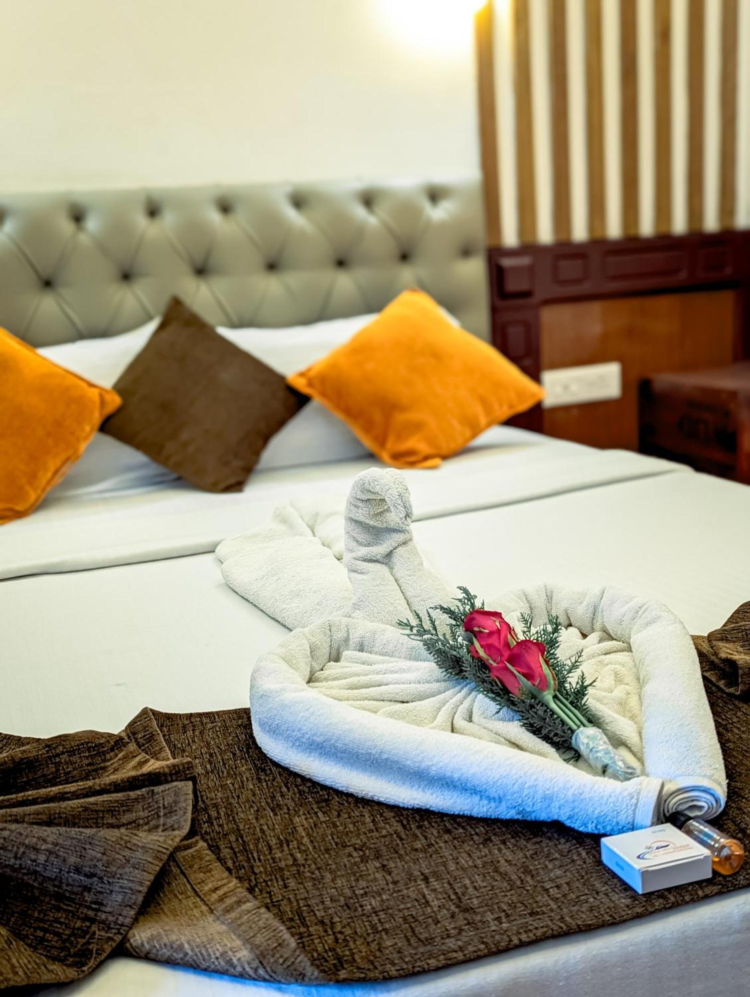 Grand Villa Houseboat Kumarakom Luaran gambar
