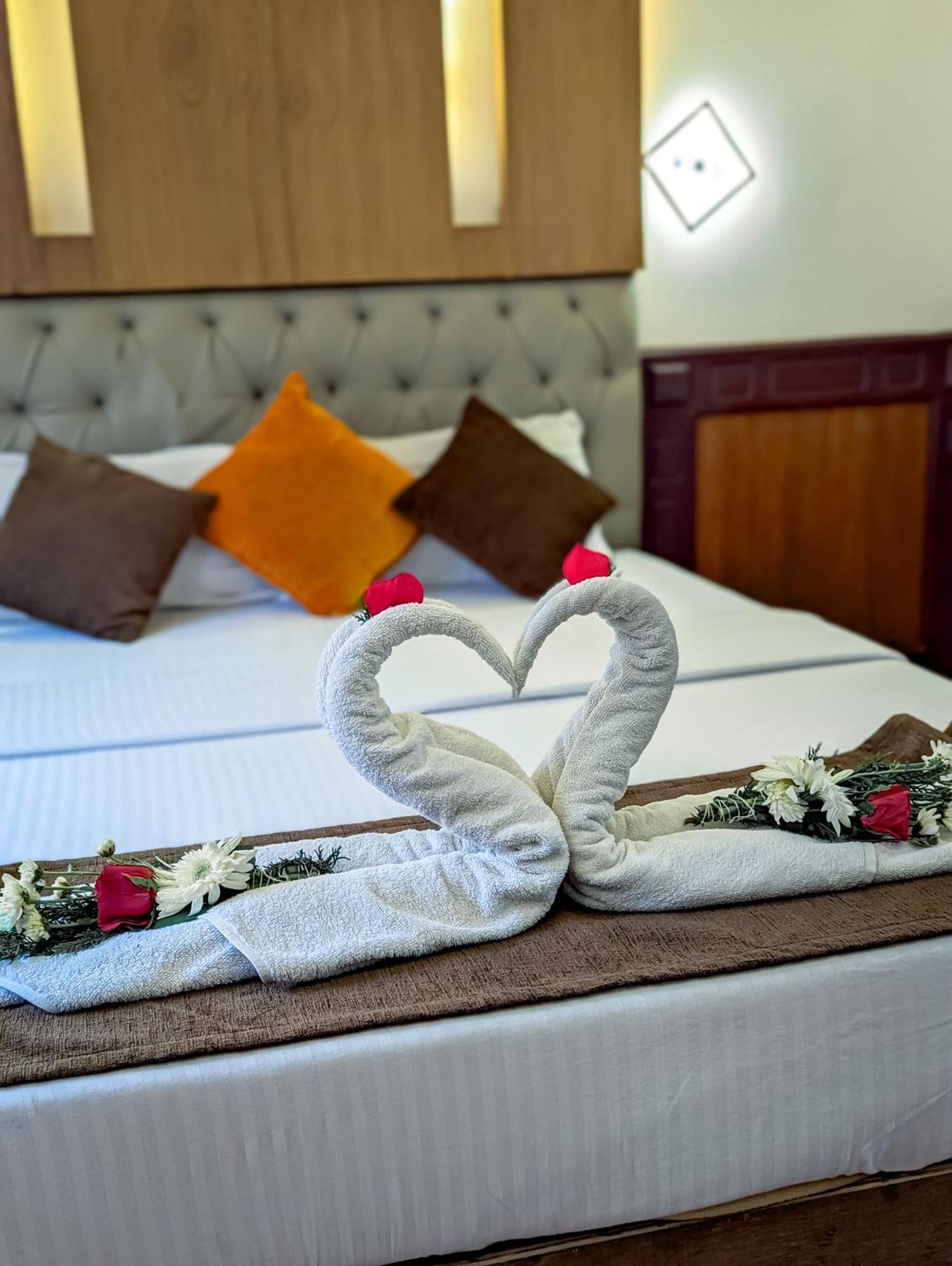 Grand Villa Houseboat Kumarakom Luaran gambar